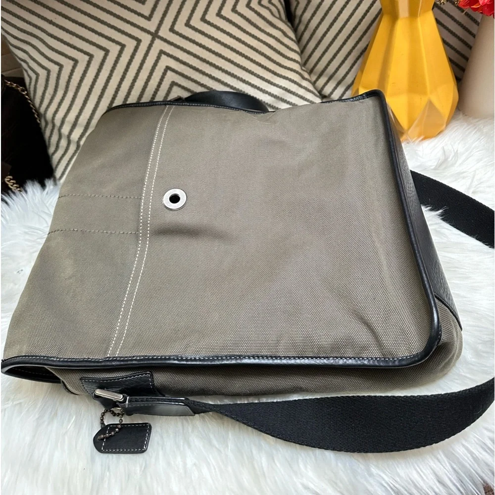 Coach Leatherware 5720 Canvas/Leather Messenger Crossbody Bag
